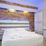 Agios Prokopios Hotel מלון דירות