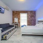 מלון דירות Agios Prokopios Hotel 3*